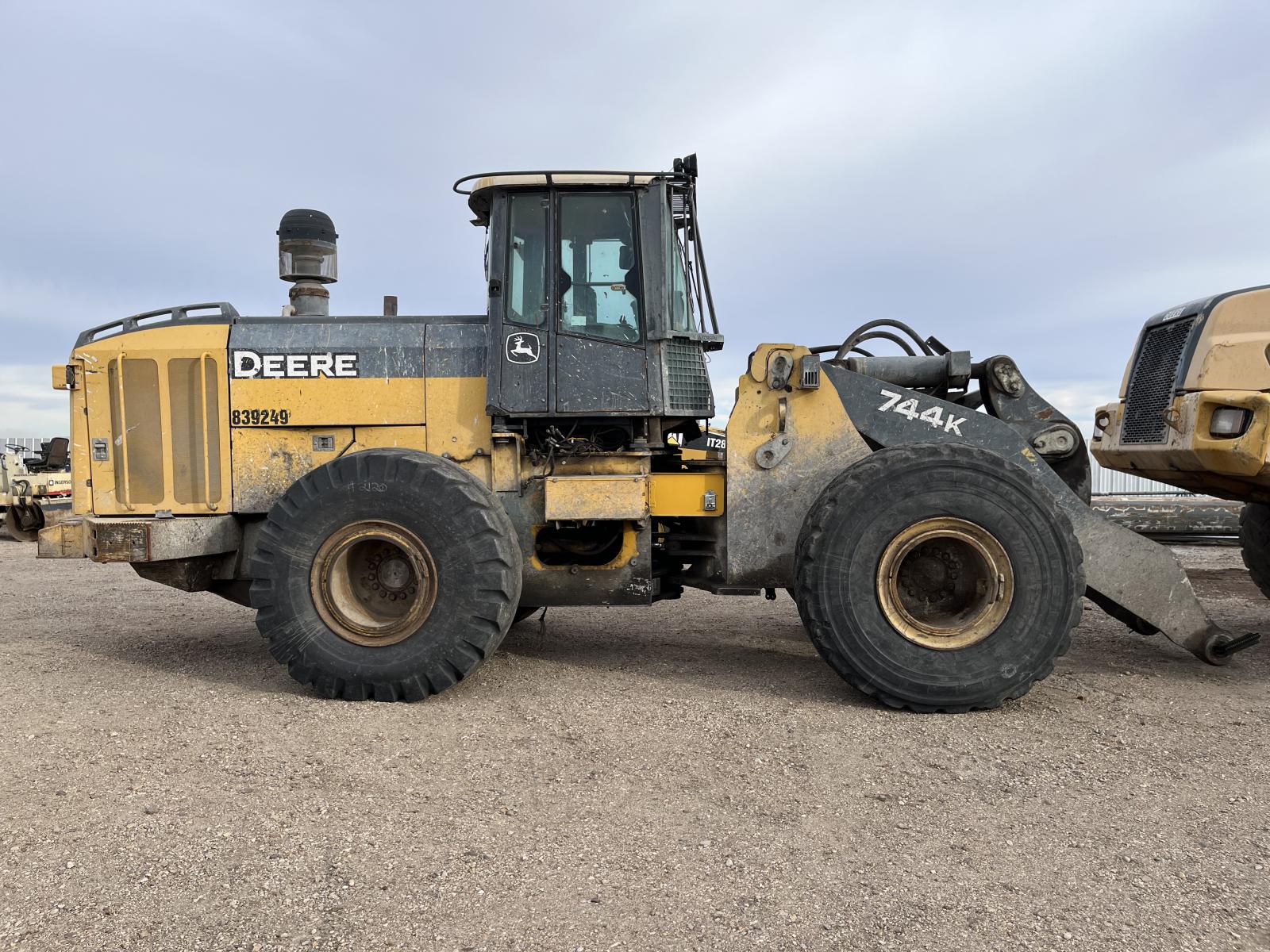 ./imagenes/INVOICE/2019/17454/CARGADOR FRONTAL JOHN DEERE 744K (27).JPG